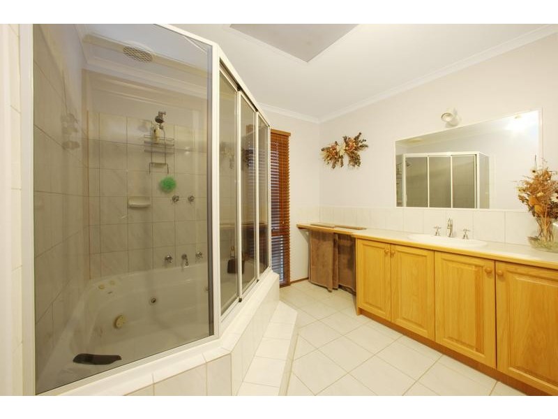5 Ormonde Road, Ferntree Gully VIC 3156