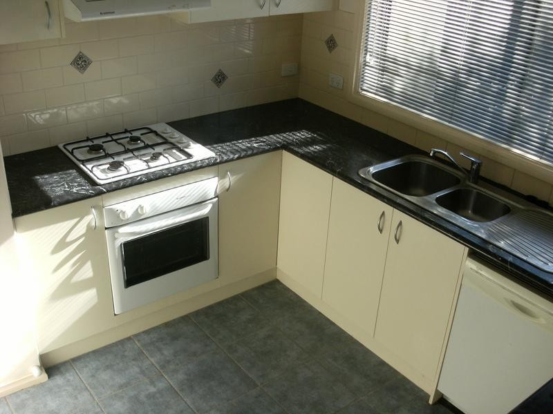 2/35 Spruce Drive, Rowville VIC 3178