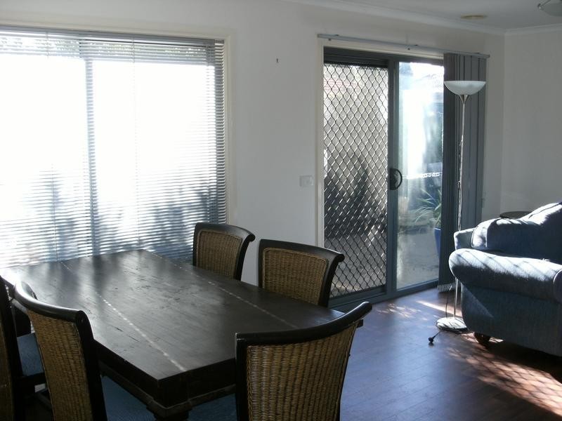 2/35 Spruce Drive, Rowville VIC 3178