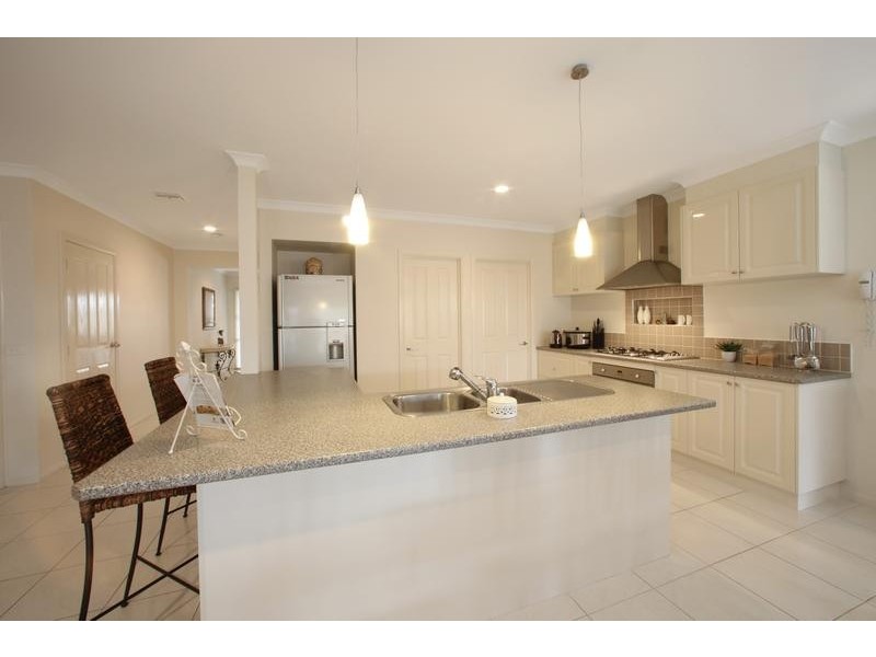 45 Paringa Drive, Ferntree Gully VIC 3156