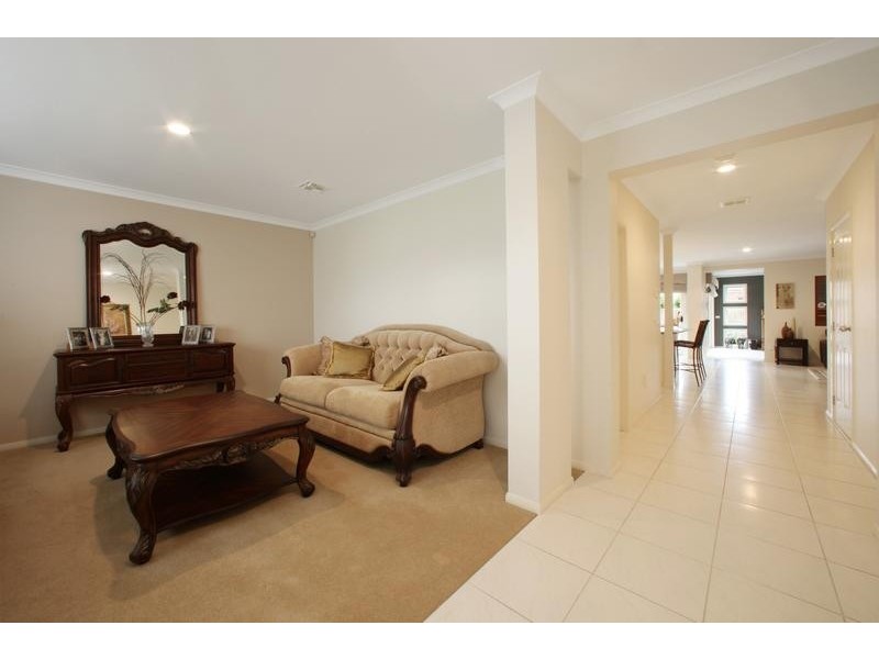 45 Paringa Drive, Ferntree Gully VIC 3156