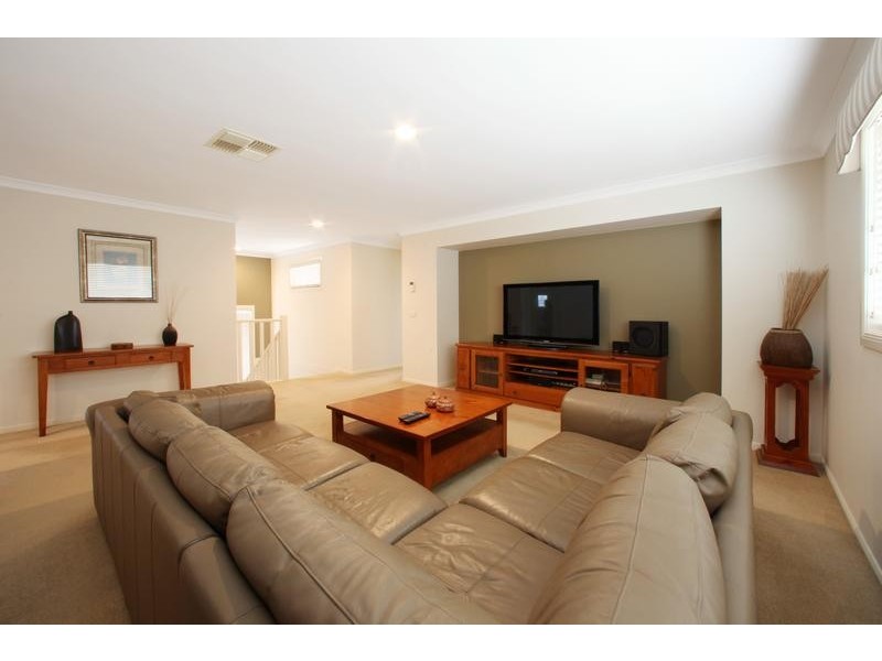 45 Paringa Drive, Ferntree Gully VIC 3156
