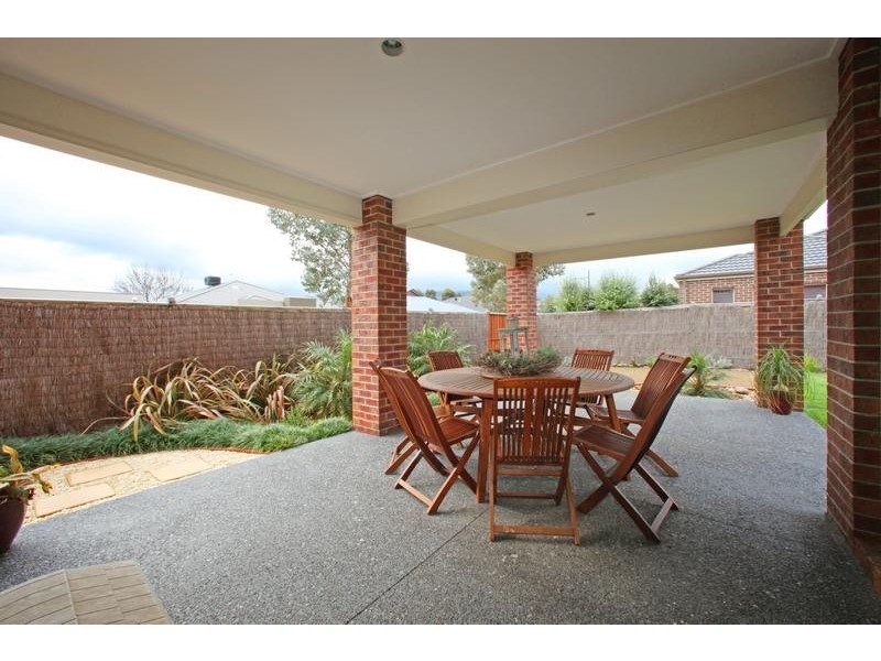 45 Paringa Drive, Ferntree Gully VIC 3156