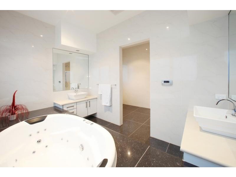 3 Hayes Court, Lysterfield VIC 3156