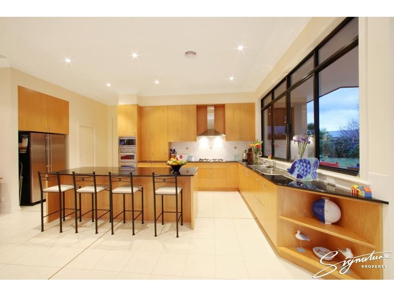 7 Rosewood Boulevard, Lysterfield VIC 3156