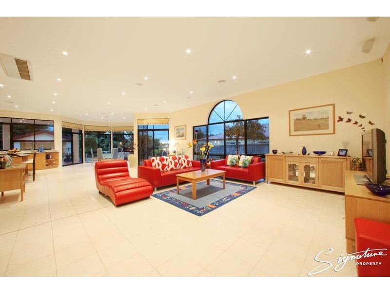 7 Rosewood Boulevard, Lysterfield VIC 3156