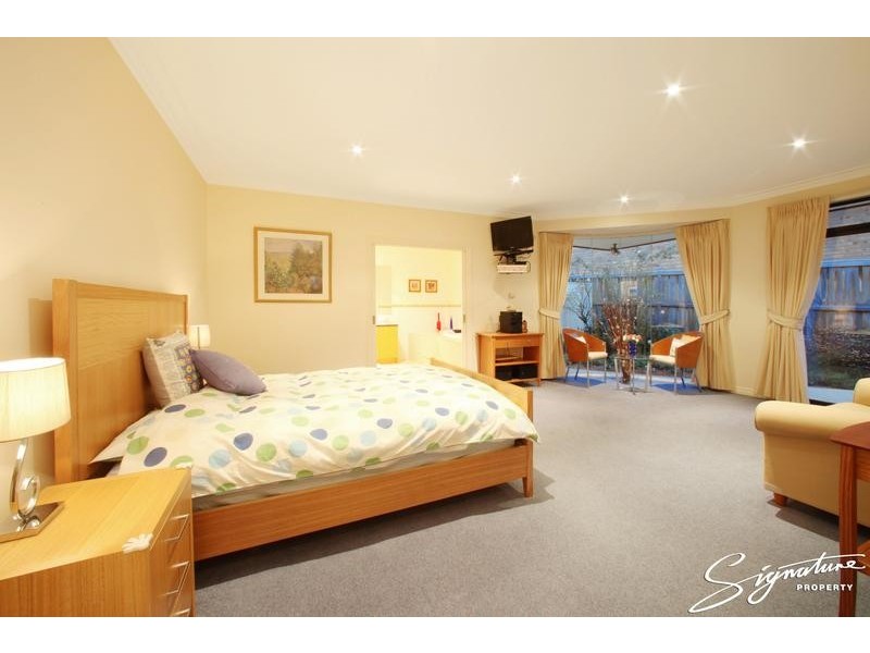 7 Rosewood Boulevard, Lysterfield VIC 3156