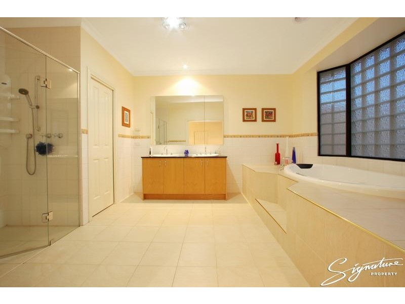 7 Rosewood Boulevard, Lysterfield VIC 3156