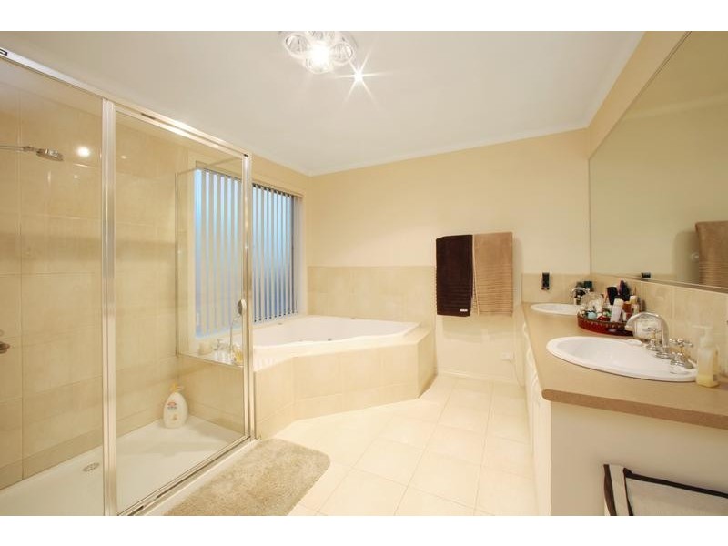 196 Karoo Road, Rowville VIC 3178