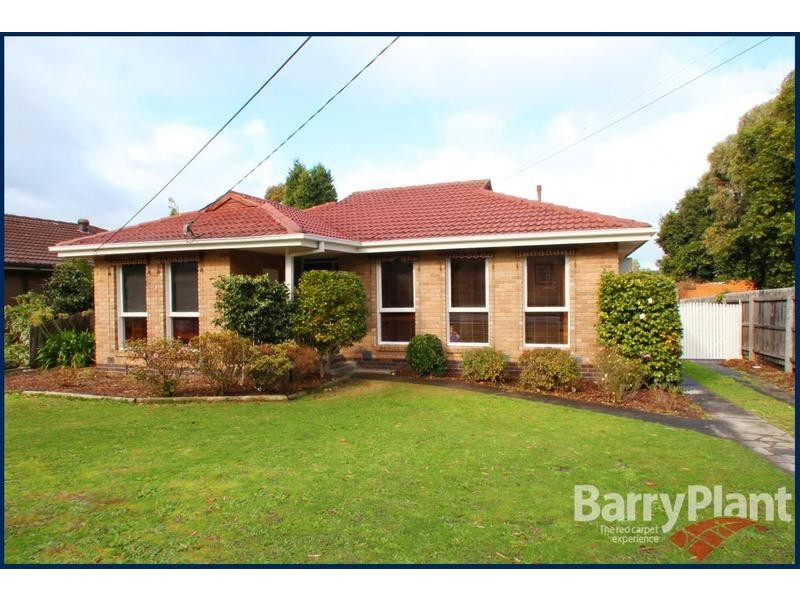52 Folkstone Crescent, Ferntree Gully VIC 3156