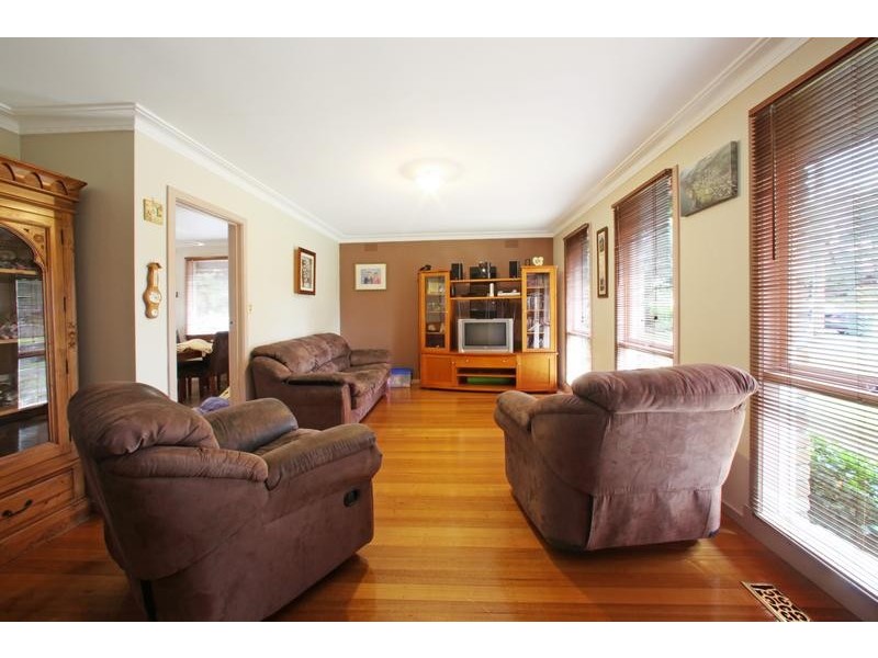 52 Folkstone Crescent, Ferntree Gully VIC 3156
