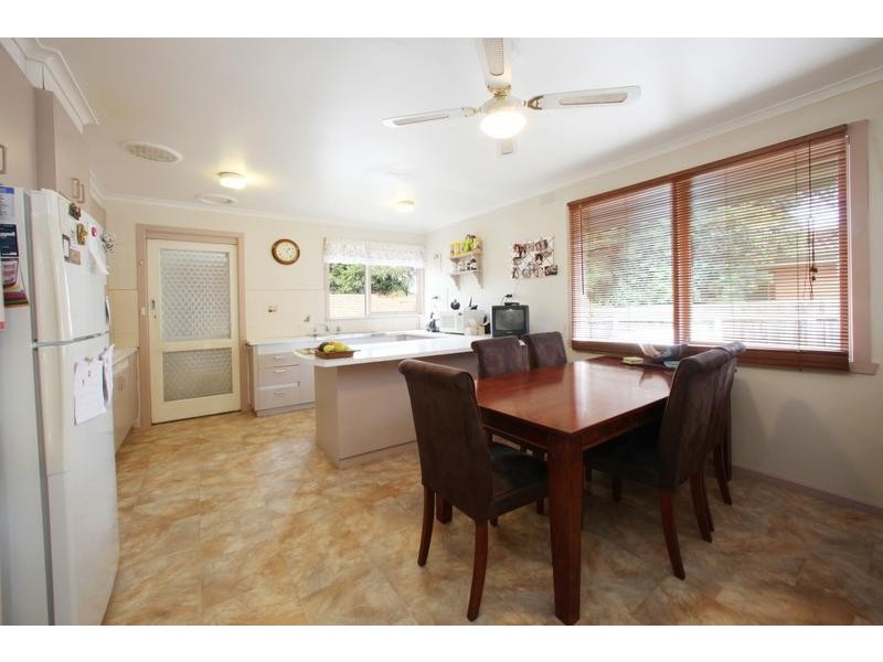 52 Folkstone Crescent, Ferntree Gully VIC 3156