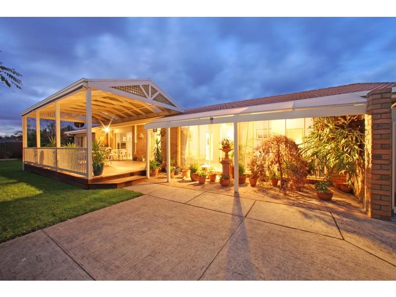 396 Dandelion Drive, Rowville VIC 3178