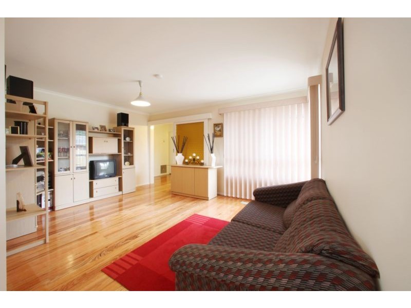 27 Michele Drive, Scoresby VIC 3179
