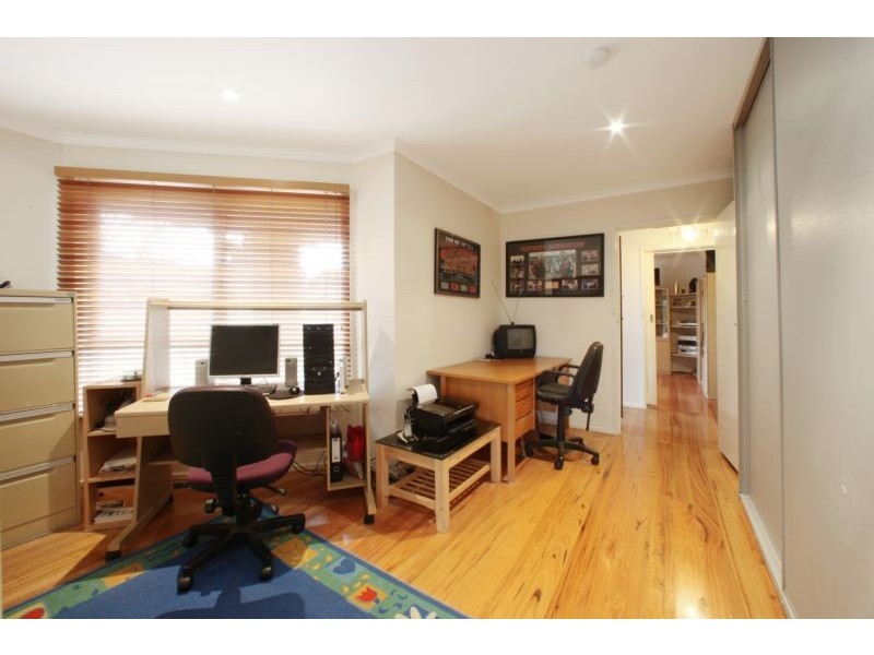 27 Michele Drive, Scoresby VIC 3179