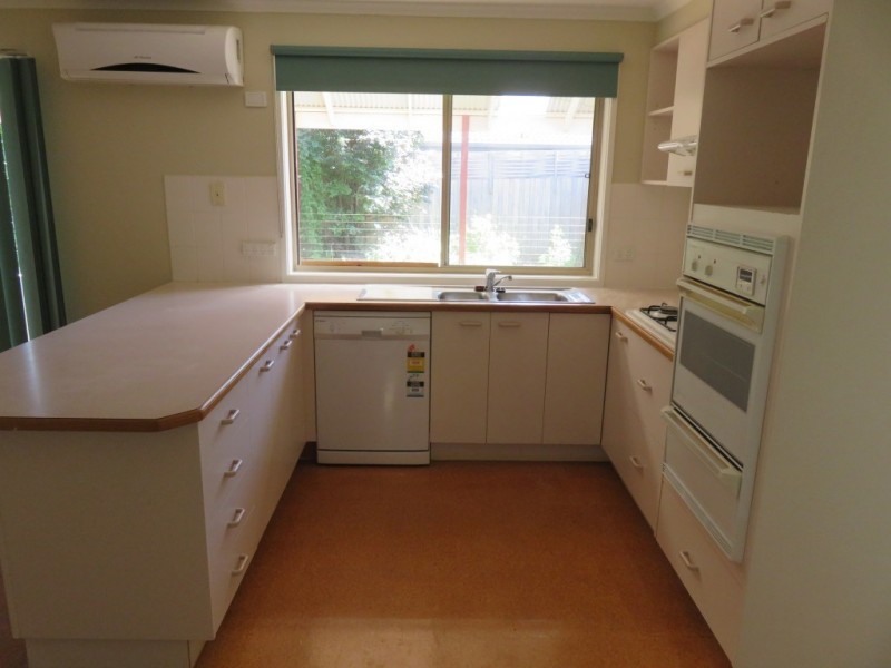 5 Metcalf Crescent, Rowville VIC 3178