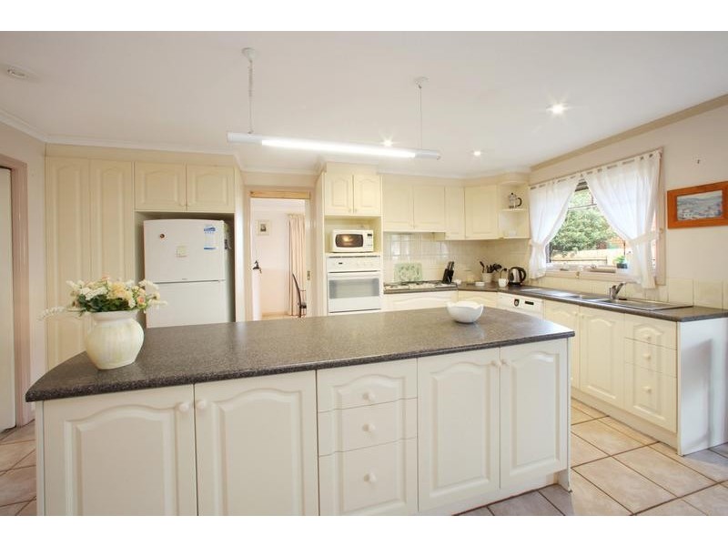 44 Kellbourne Drive, Rowville VIC 3178