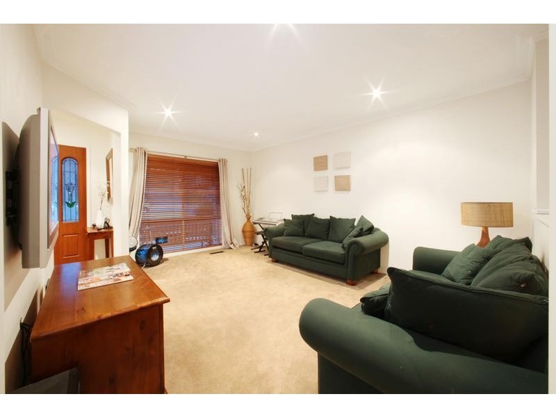 11 Finsbury Close, Rowville VIC 3178