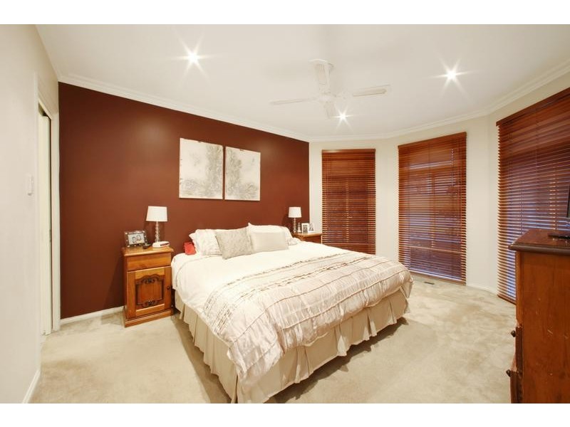 11 Finsbury Close, Rowville VIC 3178