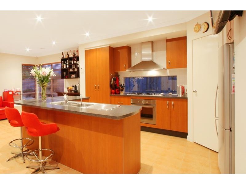 21 Monbulk Crescent, Rowville VIC 3178