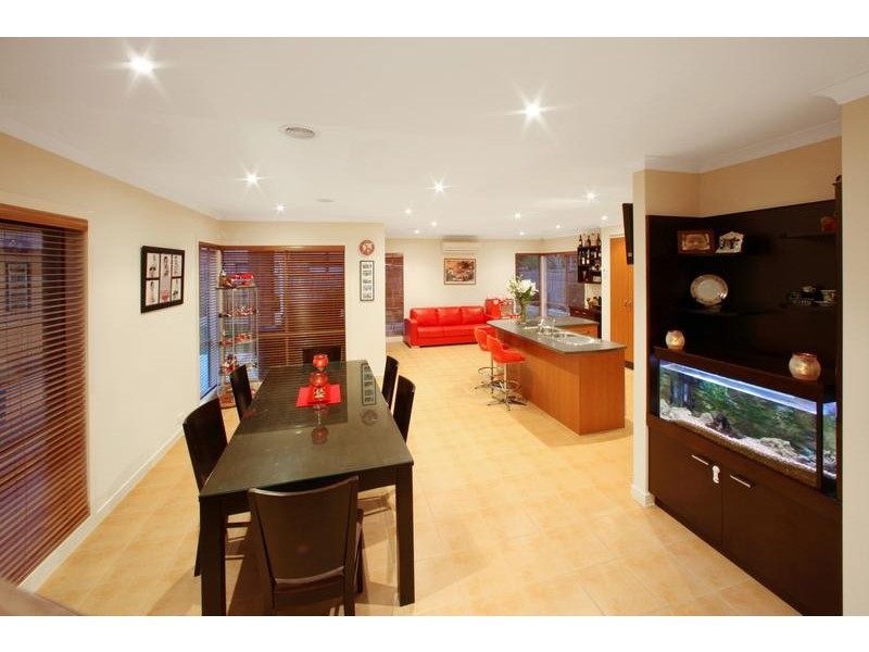 21 Monbulk Crescent, Rowville VIC 3178