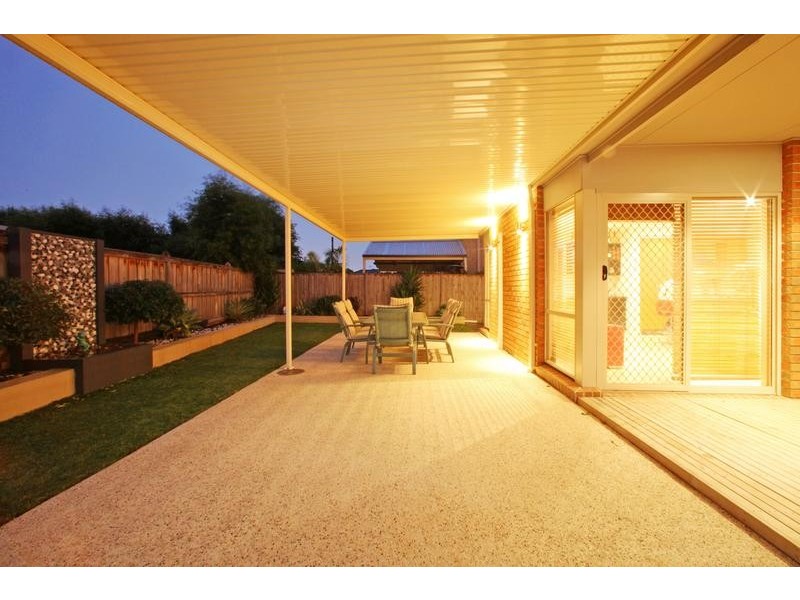 21 Monbulk Crescent, Rowville VIC 3178