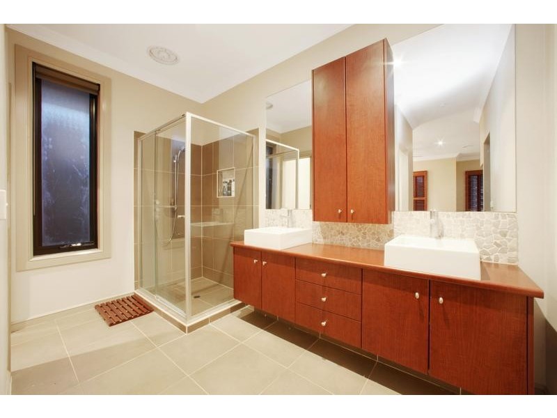 3 Regents Park Court, Rowville VIC 3178