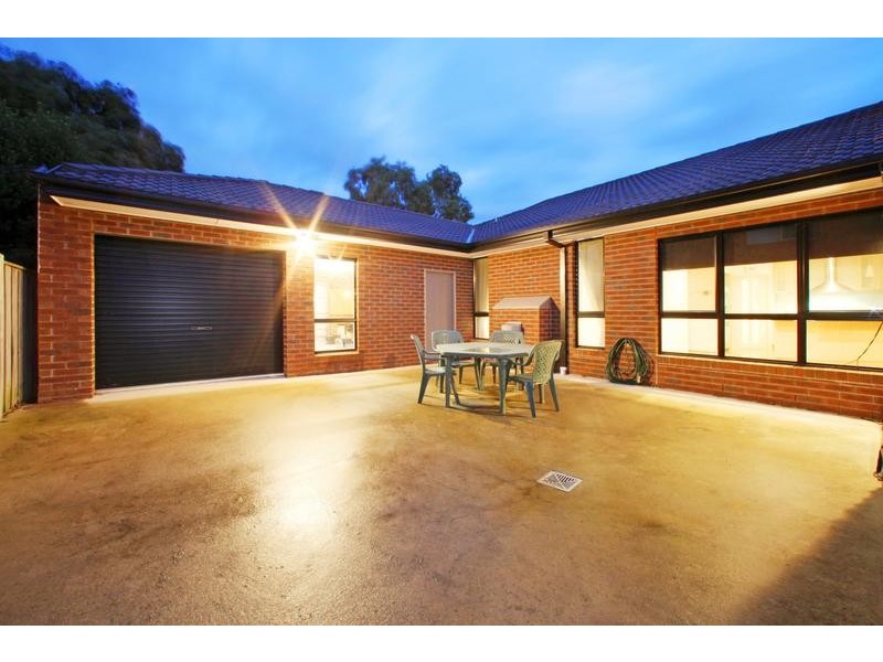 3 Regents Park Court, Rowville VIC 3178