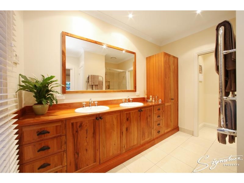 60 Grange Drive, Lysterfield VIC 3156