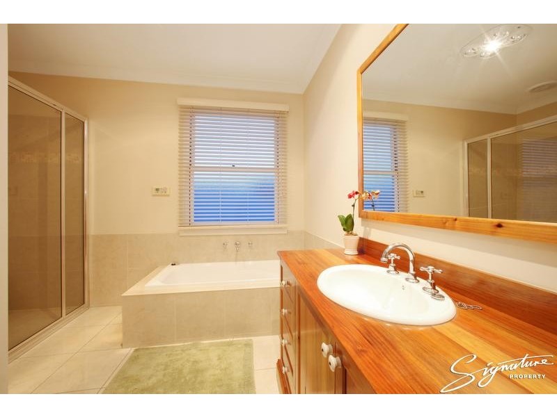 60 Grange Drive, Lysterfield VIC 3156