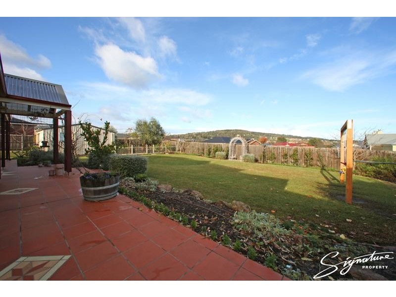 60 Grange Drive, Lysterfield VIC 3156