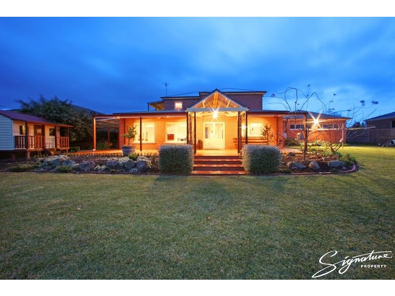 60 Grange Drive, Lysterfield VIC 3156