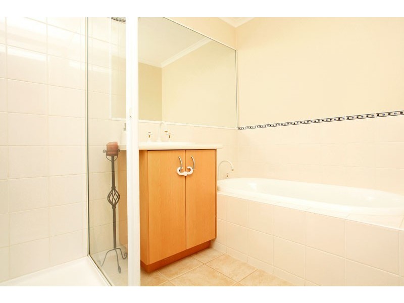 23 St Laurent Rise, Knoxfield VIC 3180