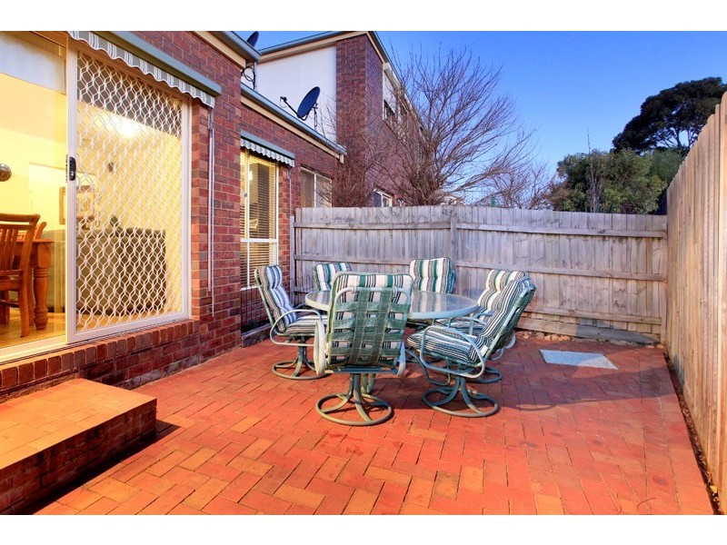 23 St Laurent Rise, Knoxfield VIC 3180