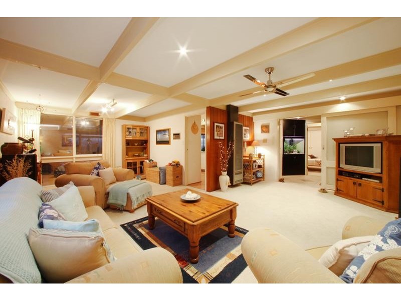 16 Vinen Road, Scoresby VIC 3179