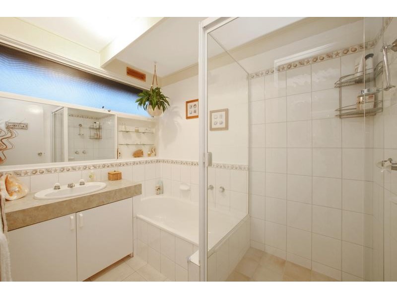 16 Vinen Road, Scoresby VIC 3179