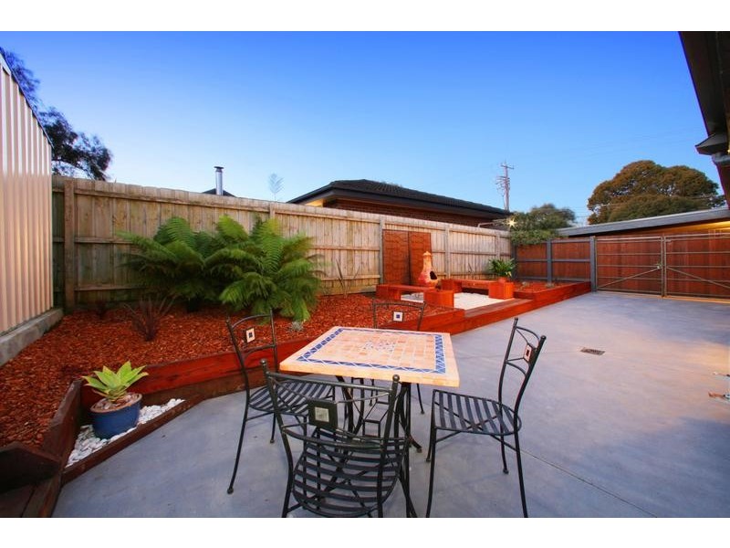 16 Vinen Road, Scoresby VIC 3179