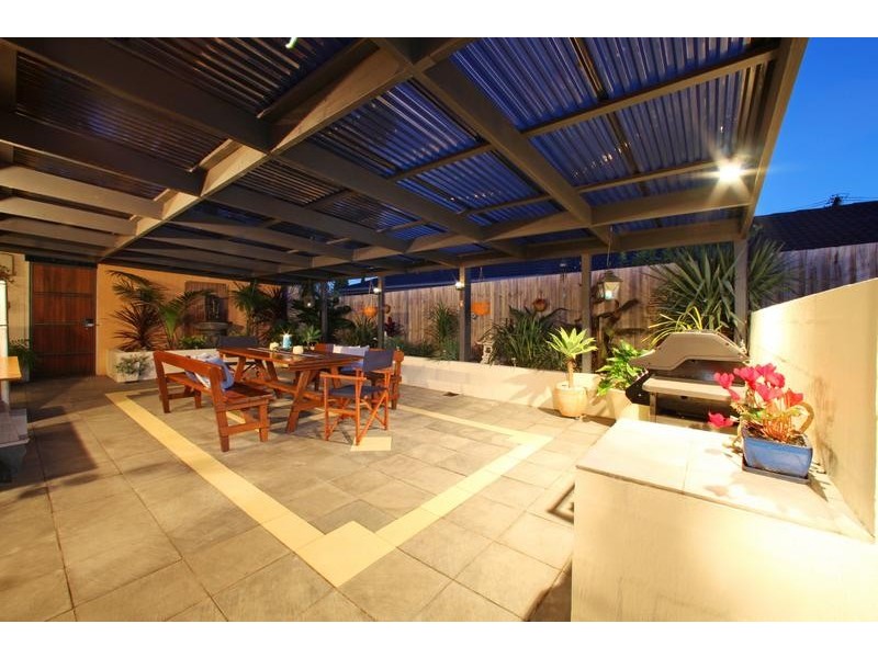 16 Vinen Road, Scoresby VIC 3179