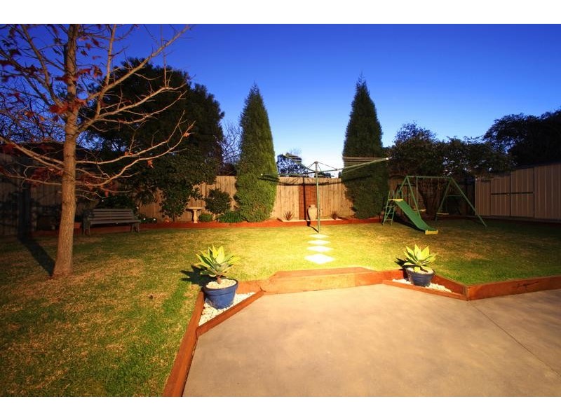 16 Vinen Road, Scoresby VIC 3179