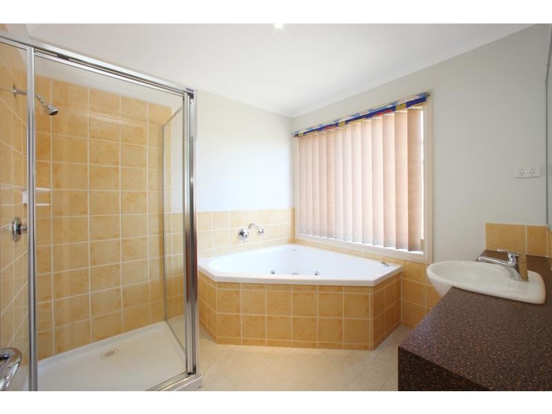 440 Dandelion Drive, Rowville VIC 3178