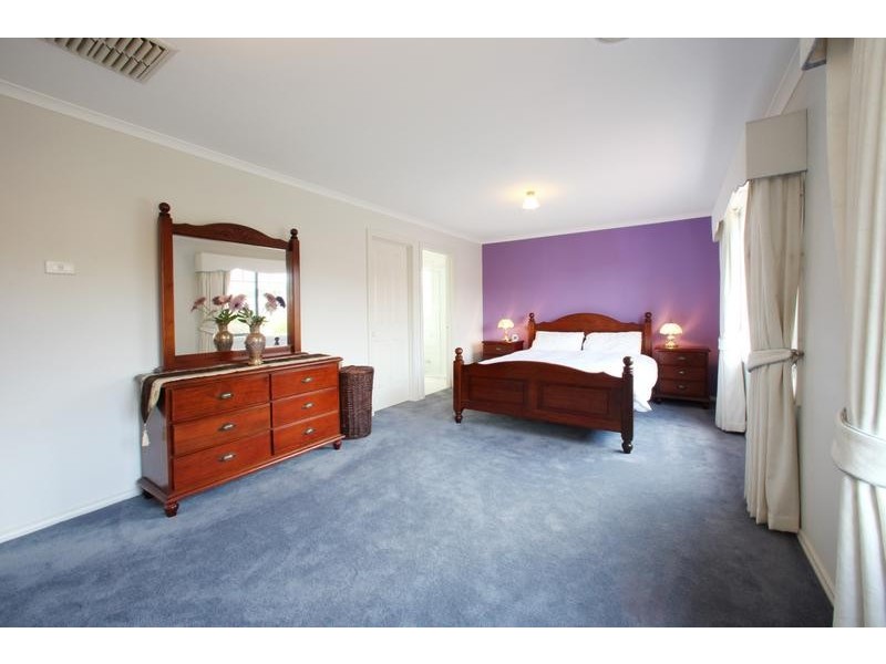 15 Tanglewood Road, Rowville VIC 3178