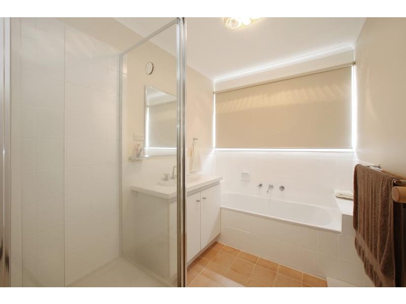 1/13 Metcalf Crescent, Rowville VIC 3178
