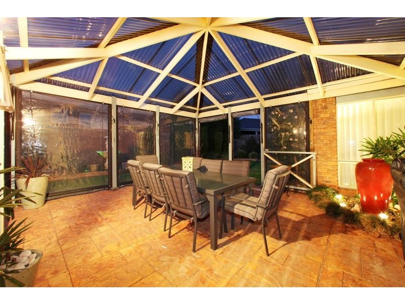 445 Dandelion Drive, Rowville VIC 3178