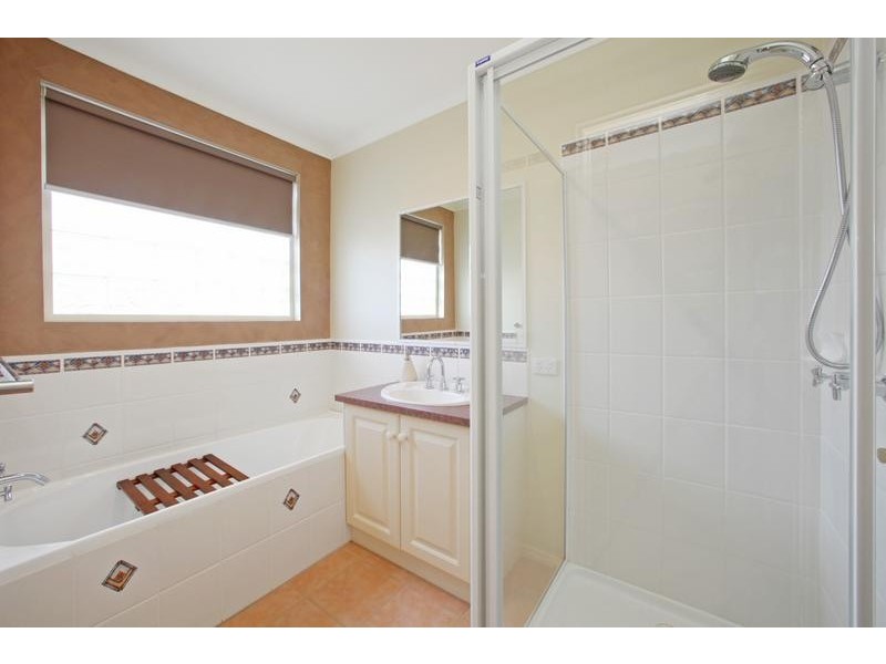 4 Memory Lane, Rowville VIC 3178