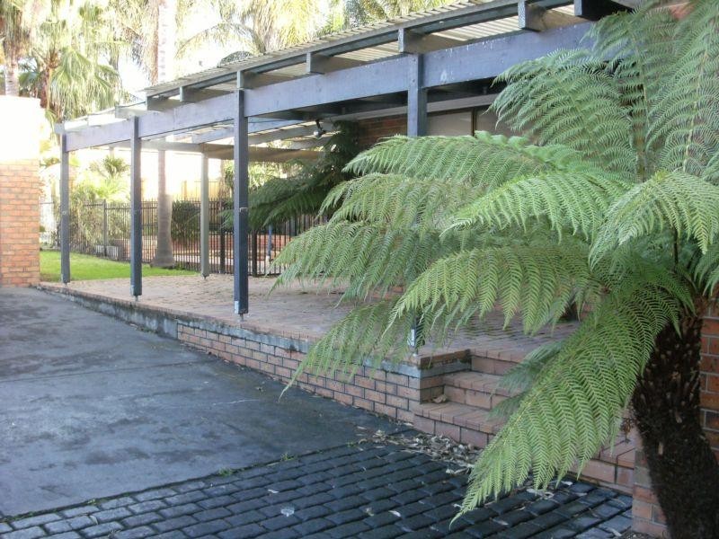 16 Eildon Parade, Rowville VIC 3178