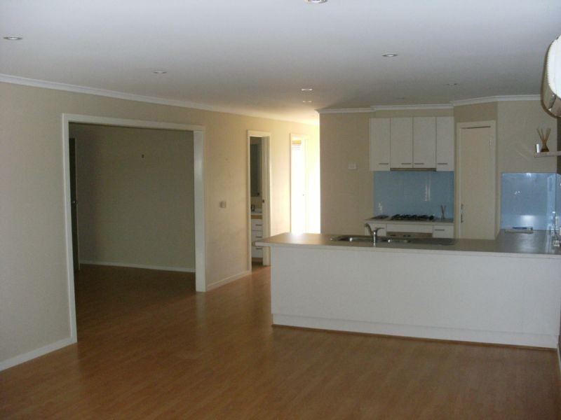 2/1517 Ferntree Gully Road, Knoxfield VIC 3180
