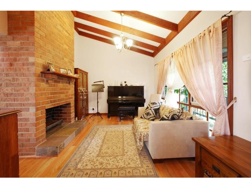 42 Taldra Drive, Ferntree Gully VIC 3156