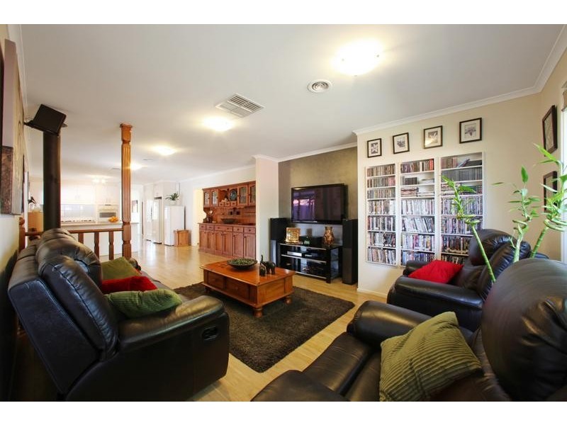 36 Landsborough Avenue, Rowville VIC 3178