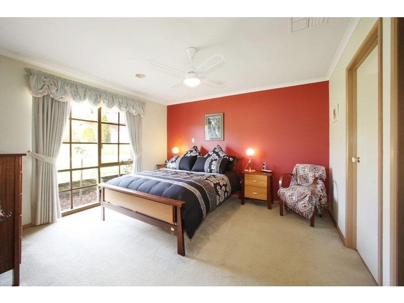 6 Diamond Close, Ferntree Gully VIC 3156