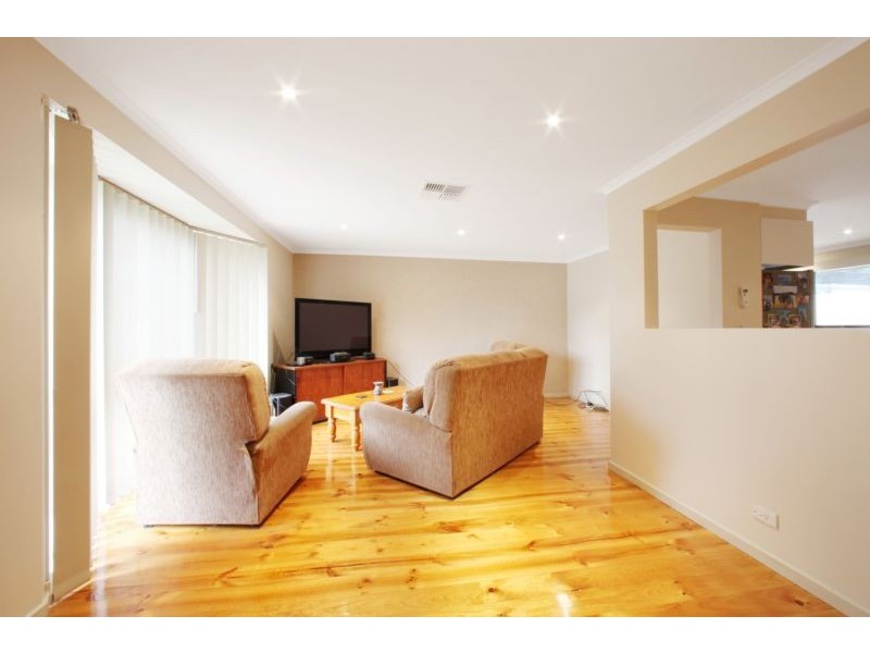 16 Sullivan Avenue, Lysterfield VIC 3156
